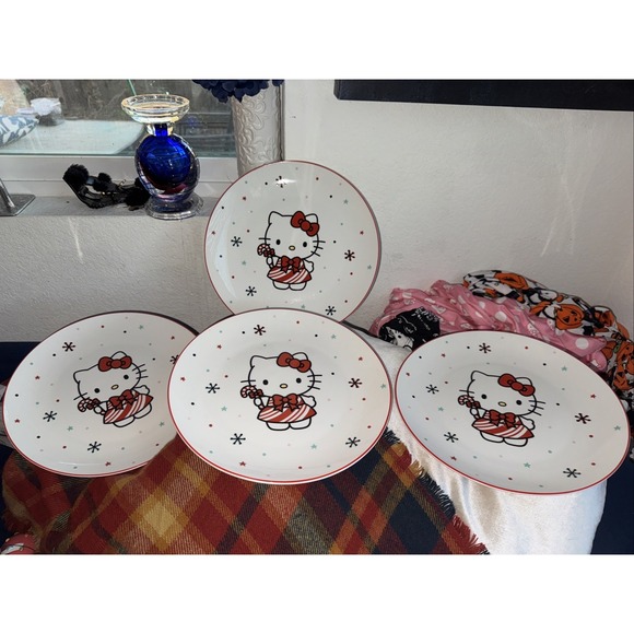 NWT 4 Set Sanrio Hello Kitty 2023 Christmas Dinner Plate 10.5